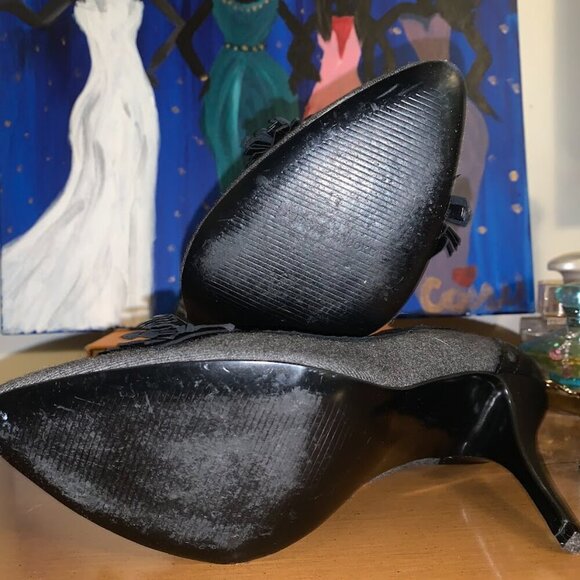 Gray and Black heels - Picture 4 of 10